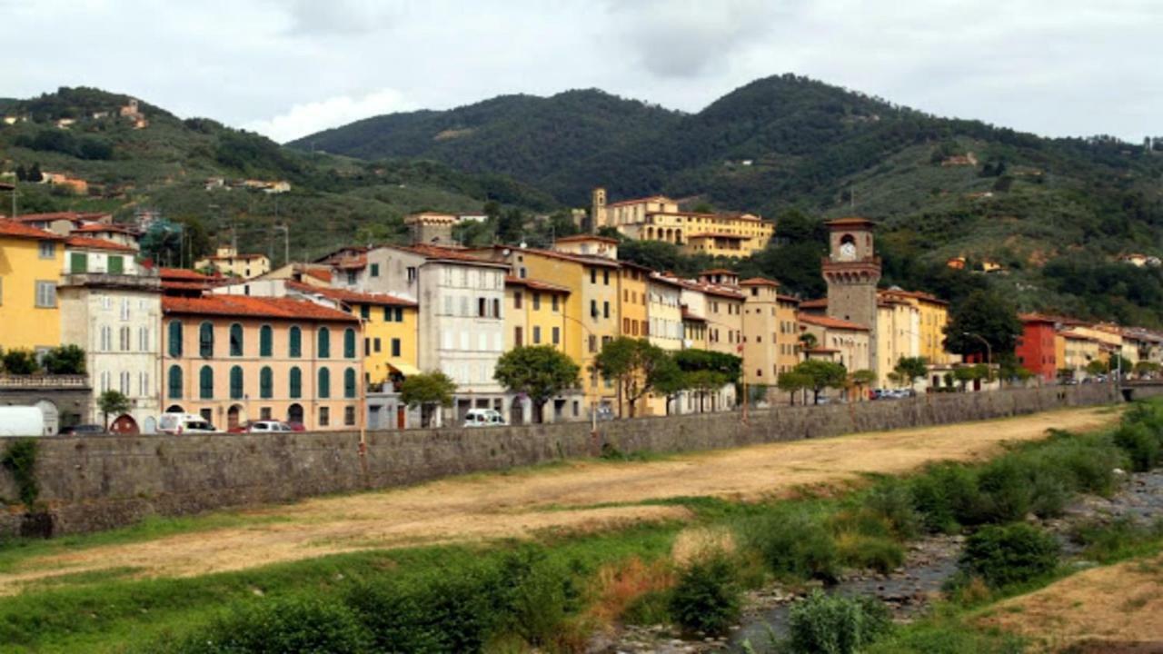 Casa Vacanza Ilia Pescia Extérieur photo